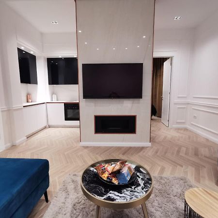 Max Central Apartment Belgrado Esterno foto