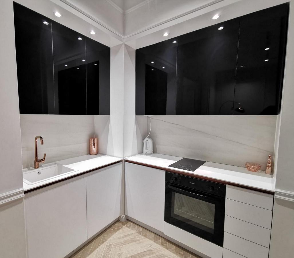 Max Central Apartment Belgrado Esterno foto