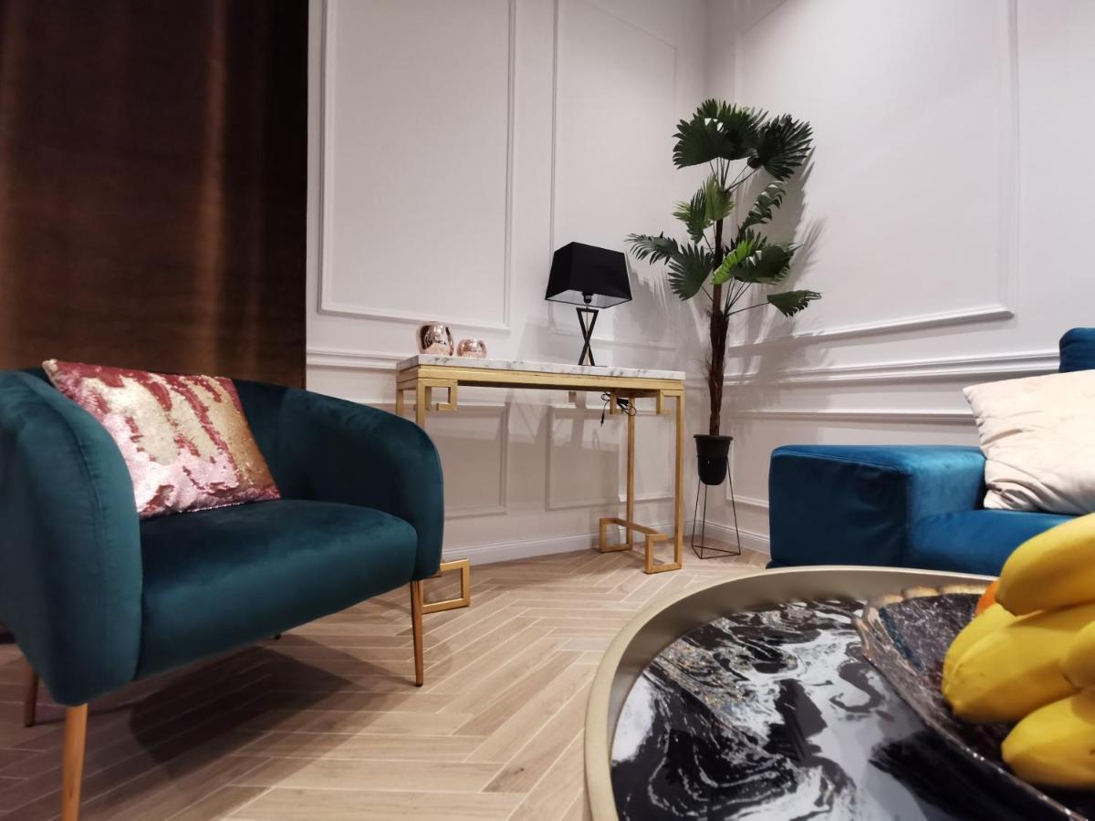 Max Central Apartment Belgrado Esterno foto